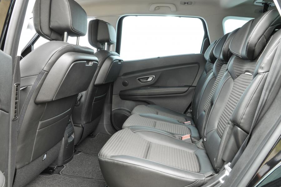 Интерьер Renault Grand Scenic 2016 года  (UK) (фото 27 из 32)